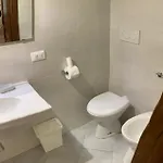 Bellini With Private Bathroom 게스트하우스 3*