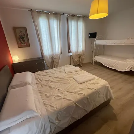 Romantic Enchantment With Private Bathroom Venice
