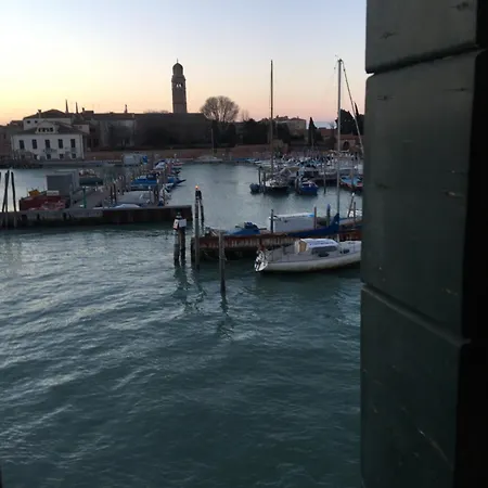 Bellini With Private Bathroom 3* Βενετία