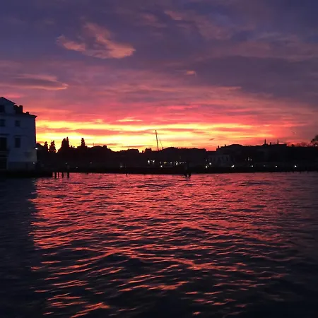 Πανσιόν Bellini With Private Bathroom 3*